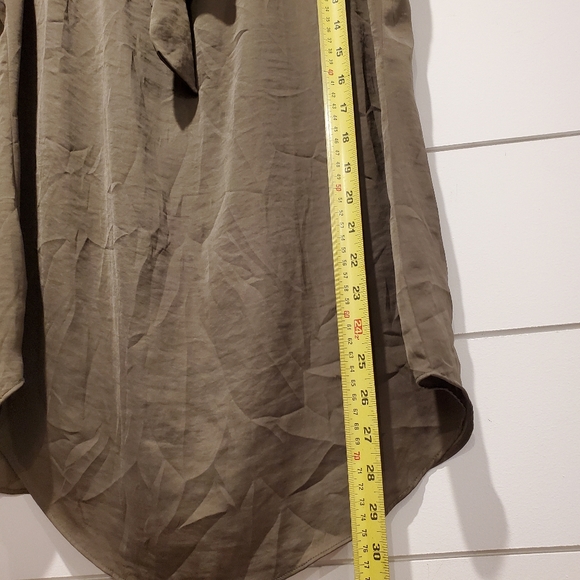 Cabi M tank top olive green oversized long shirt flowy lightweight sleeveless - Picture 14 of 16